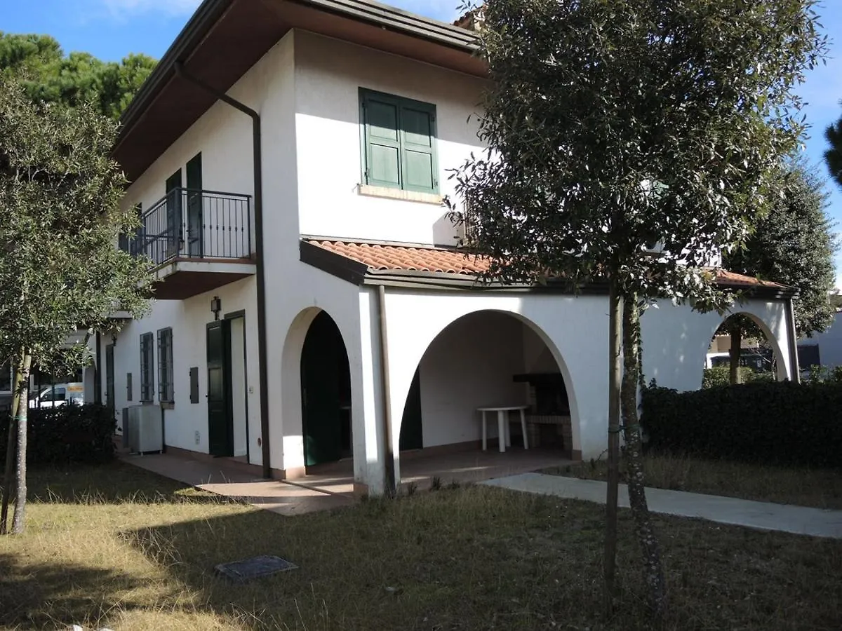 Apartment Two-Bedroom Flat With Balcony And Private Garden - By Beahost Rentals Bibione Italy