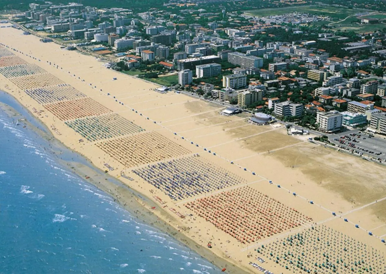 Two-Bedroom Flat With Balcony And Private Garden - By Beahost Rentals Bibione