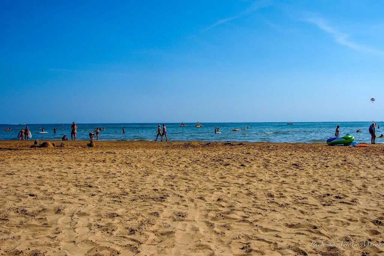 Two-Bedroom Flat With Balcony And Private Garden - By Beahost Rentals Bibione Italy