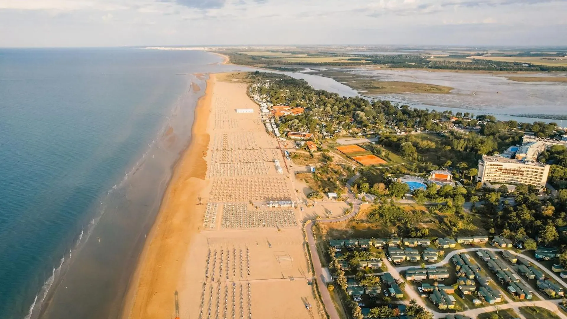 Two-Bedroom Flat With Balcony And Private Garden - By Beahost Rentals Bibione 0*,