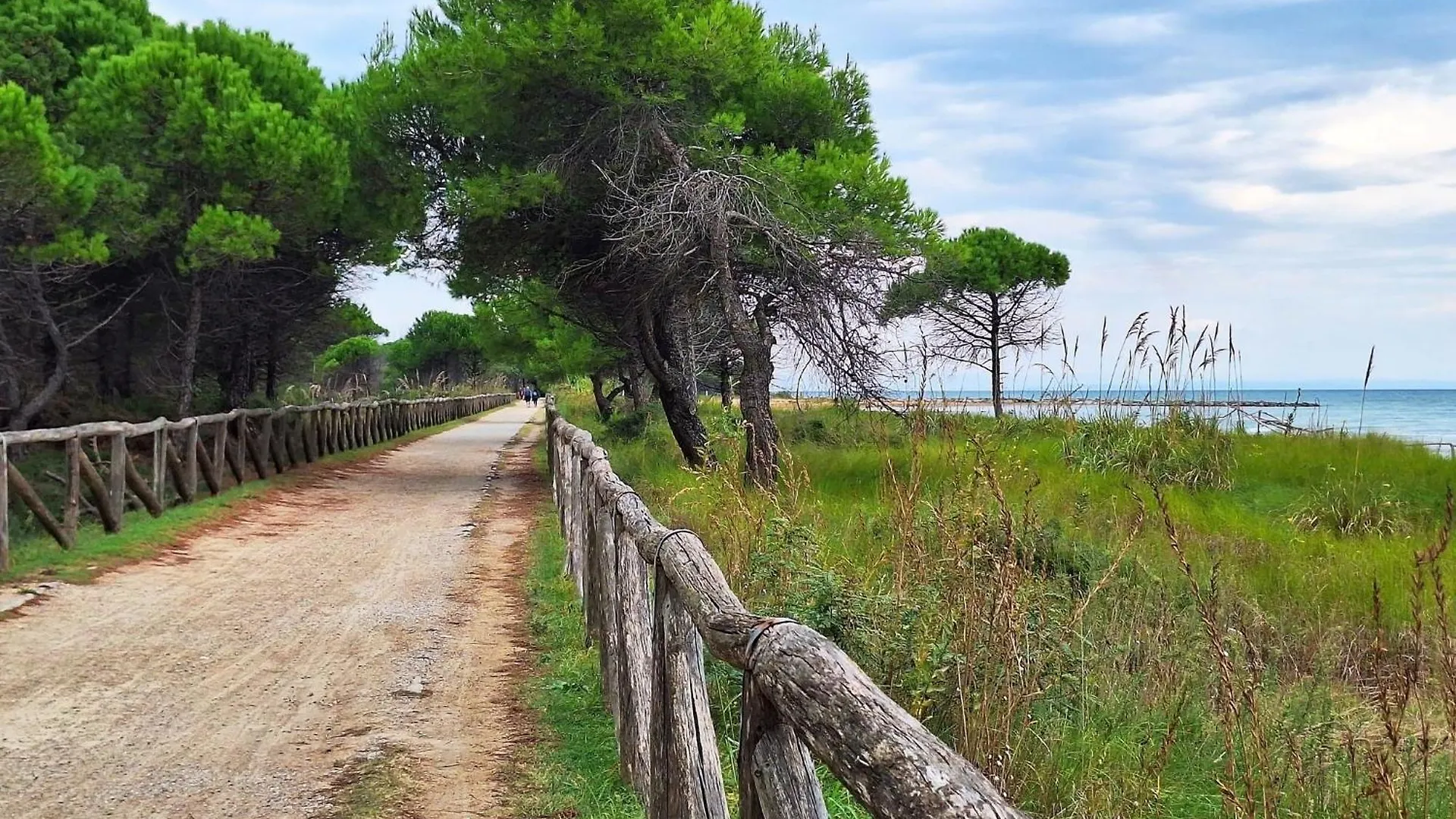 Two-Bedroom Flat With Balcony And Private Garden - By Beahost Rentals Bibione Italy